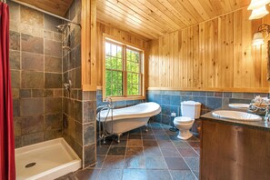 吹风机、毛巾、卫生纸