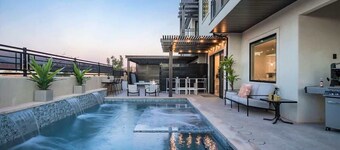 30-31| 2 large homes * Sleeps 50! * Private Pools