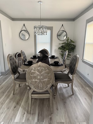Dining - Pleasant 3-bedroom home in East Orange, NJ located close to the train stations. (East Orange)