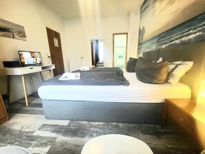 8 chambres, Wi-Fi, draps fournis