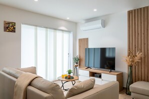 電視、壁爐