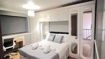 3 bedrooms, iron/ironing board, free WiFi, bed sheets