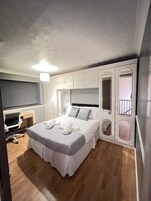 3 dormitorios, tabla de planchar con plancha, wifi gratis y ropa de cama