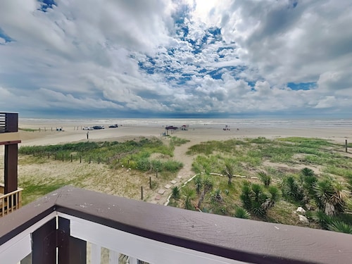 Emily By The Sea | Beach Views