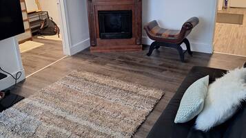 Apartment, Kitchen, City View | Living area | Flat-screen TV