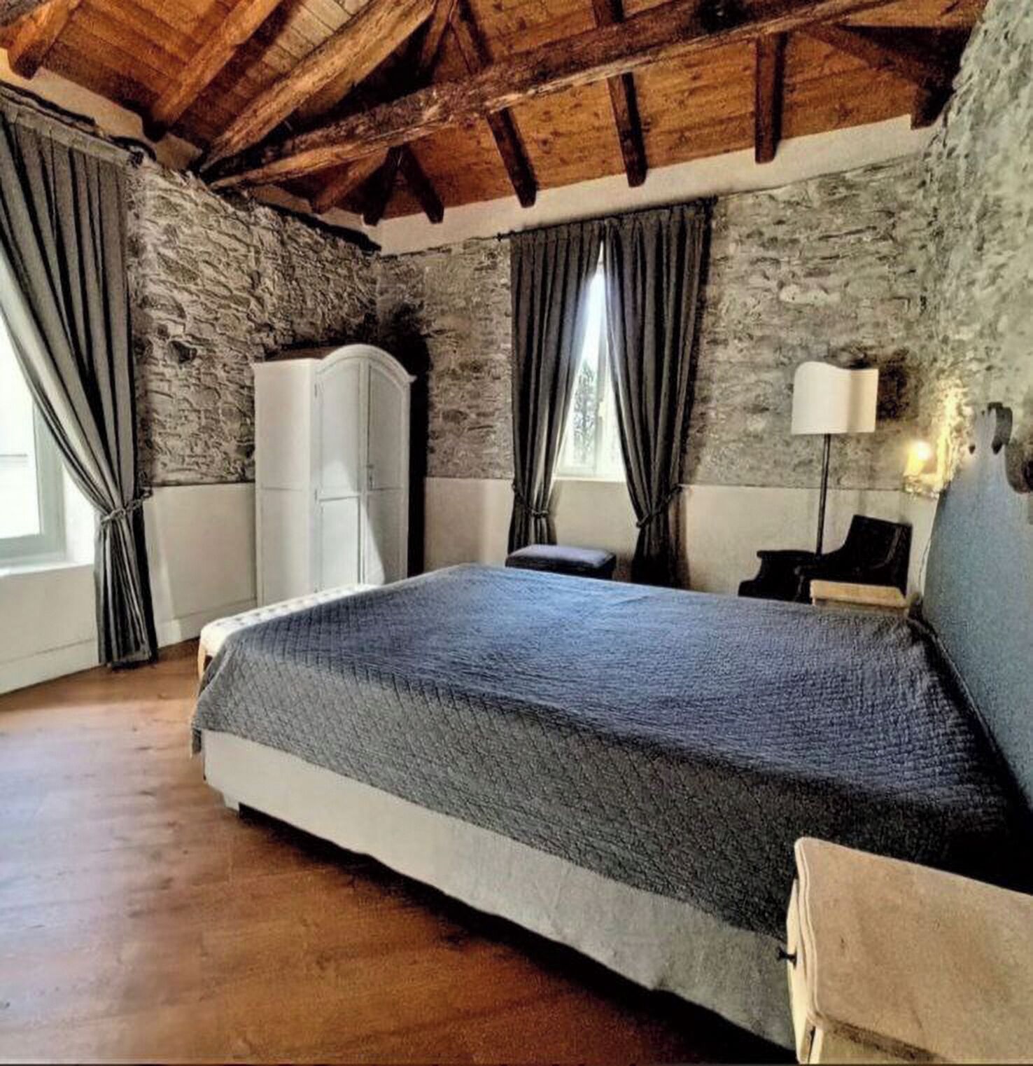 Frette Italian sheets, premium bedding, iron/ironing board, free WiFi