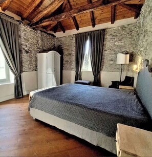 Luksus-firemannsrom, 2 soverom, ikke-røyk, bakgårdsutsikt | Italienske Frette-laken, sengetøy av topp kvalitet og strykejern/-brett