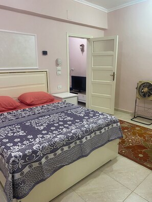 1 bedroom, iron/ironing board, WiFi, bed sheets