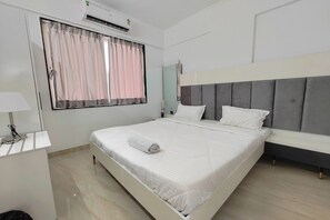 Desk, free WiFi, bed sheets