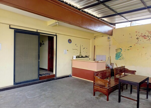 Lakoehaz - Surakarta