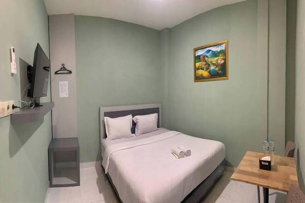 1 bedroom, free WiFi, bed sheets