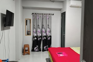 Desk, free WiFi - Riverdale Cikarang By Veto Rooms (Cikarang)