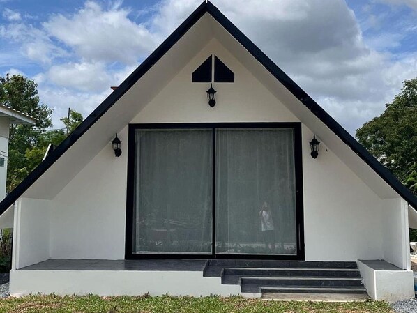 Villa with rooftop | 1 soverom, skrivebord, blendingsgardiner og wi-fi (inkludert)