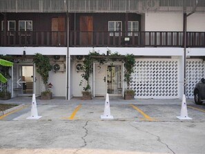 Front of property - Bw​ The​ River Villa (Bangkok)