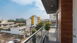 Premium Room | Balcony view - Saavi Hotel Sector- 46 (Gurugram)