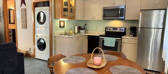 Lindsey's Cottage - 1 mile to the park!