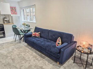TV - Cosy 1-bed studio flat w WiFi in Euston, Islington (London)