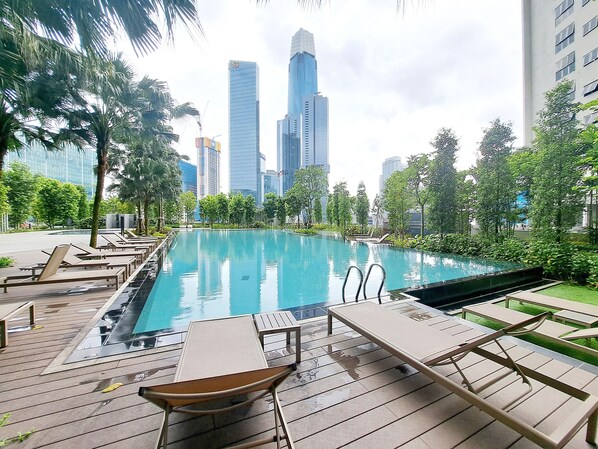 Hồ bơi ngoài trời 