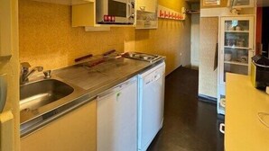 Kaffe- och tebryggare, mikrovågsugn, ugn och diskmaskin
