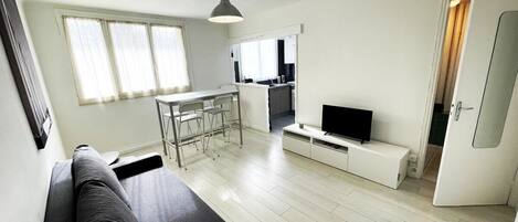 テレビ、書斎 / ワークスペース