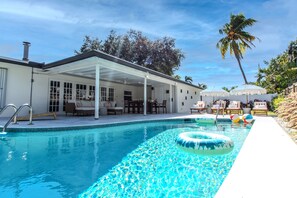 Outdoor pool, a heated pool - Centrally Located 3bd w/ Pool - Beach Nearby (Fort Lauderdale)