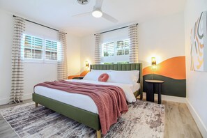 3 chambres, bureau, Wi-Fi gratuit, draps fournis