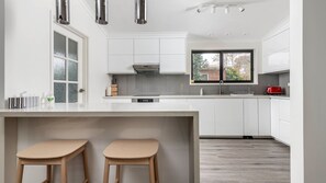 Fridge, microwave, oven, stovetop - Lovely 3 Bedroom Home In Ainslie ACT (Ainslie)