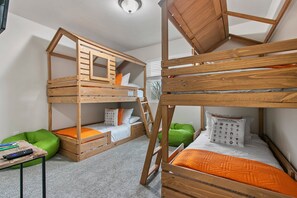 5 bedrooms, iron/ironing board, travel cot, free WiFi