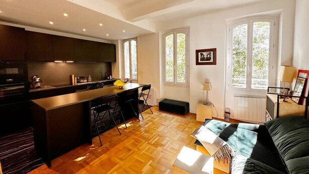 TV - Magnificent cosy nest in the heart of Marseille (Marseille)