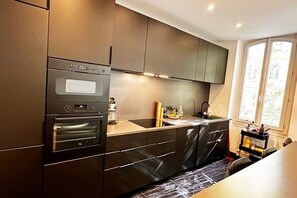 Fridge, microwave, dishwasher, coffee/tea maker - Magnificent cosy nest in the heart of Marseille (Marseille)