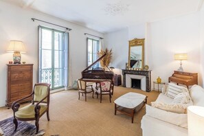 Boeken en een kantoor