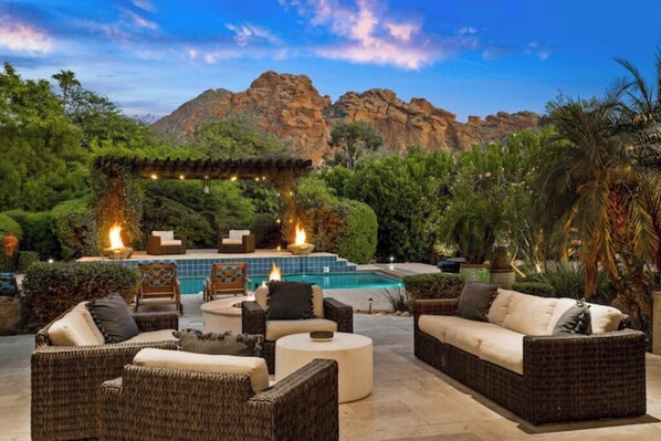 Terrace/patio - Casa de Camelback Views & Location -Christmas Special! (Paradise Valley)