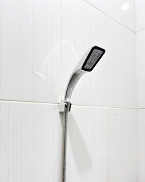Shower, soap - Semarang Inn (Semarang)