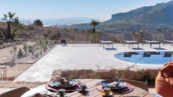 Vila Deluks, pemandangan laut terbatas | Teras/patio