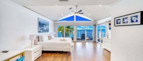 5 bedrooms, desk, iron/ironing board, travel cot