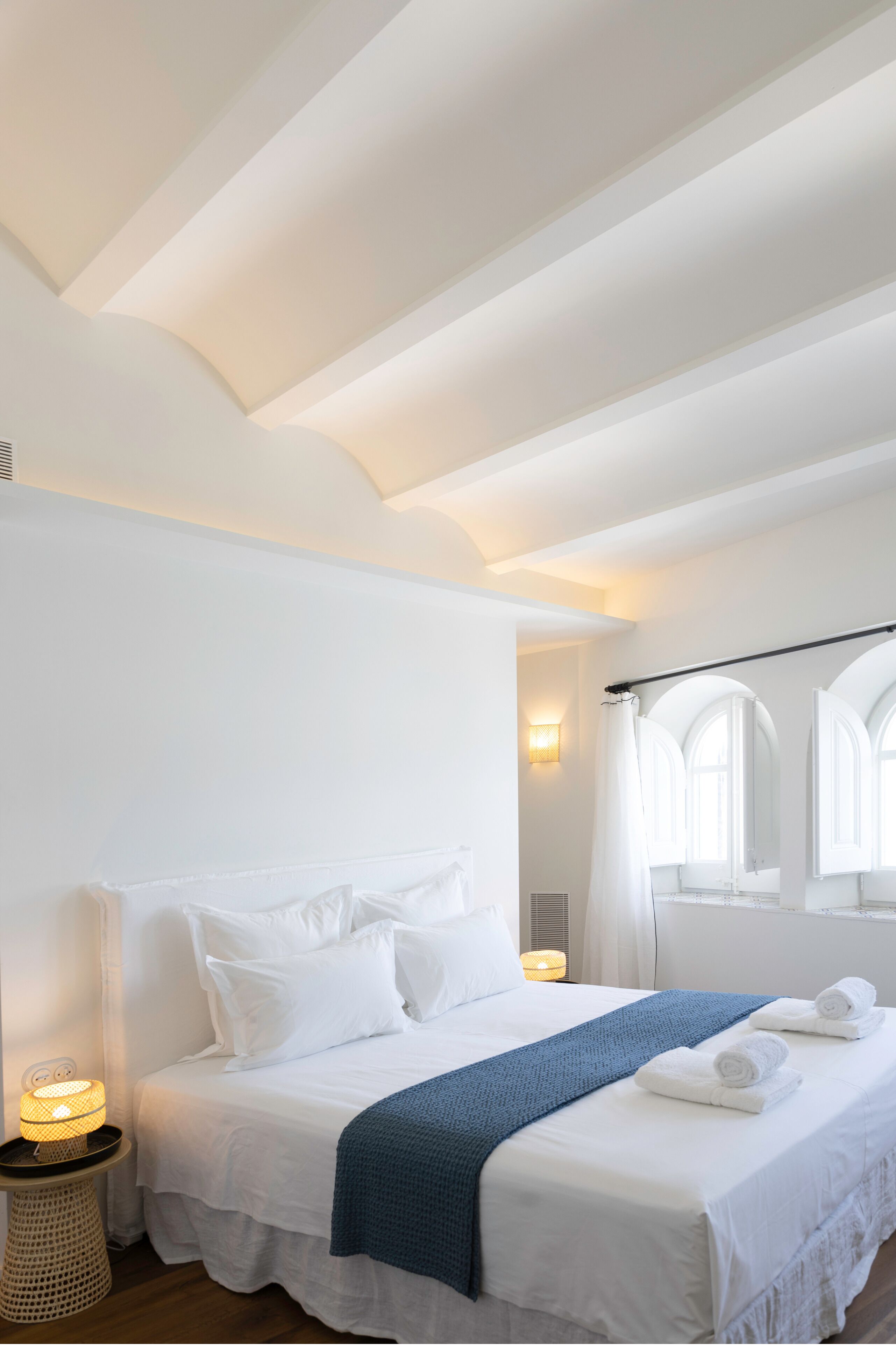 10 dormitorios, tabla de planchar con plancha, wifi y ropa de cama