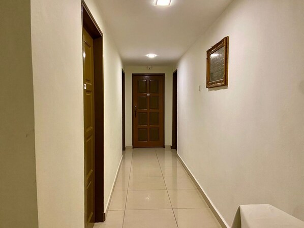 Bureau, chambres insonorisées, Wi-Fi gratuit