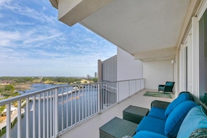 Huoneisto, useita sänkyjä (Laketown Wharf 838) | Terassi/patio