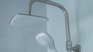 A shower with a handheld attachment and a fixed showerhead. - Villas Vallejuelo (Vallejuelo)