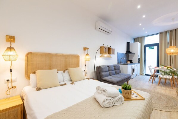 1 habitación, tabla de planchar con plancha, wifi gratis y ropa de cama