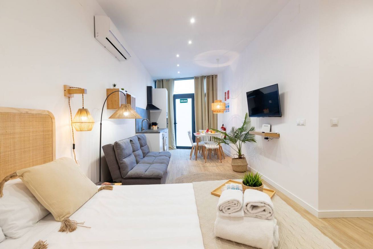 1 غرفة نوم ومكواة/لوح كي وواي فاي مجانًا وملاءات أسرّة