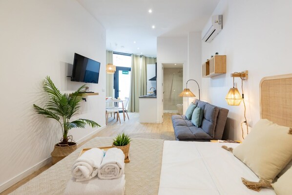 1 bedroom, iron/ironing board, free WiFi, bed sheets - Travel Habitat Cabanyal Loft 3 (Valencia / València)