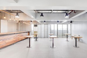 Coin salon dans le hall