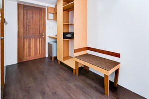 Desk, free WiFi, bed sheets