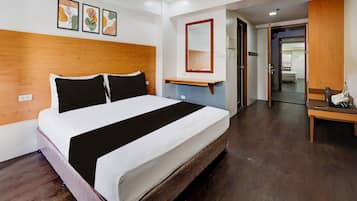 Quarto casal luxo | Escrivaninha, Wi-Fi de cortesia, roupa de cama