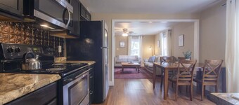 1-BR Gem Near Downtown & Nature Escapes