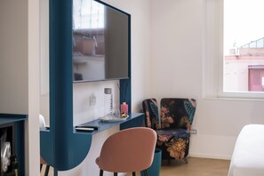 Værelse | Minibar, pengeskab på værelset, individuelt design