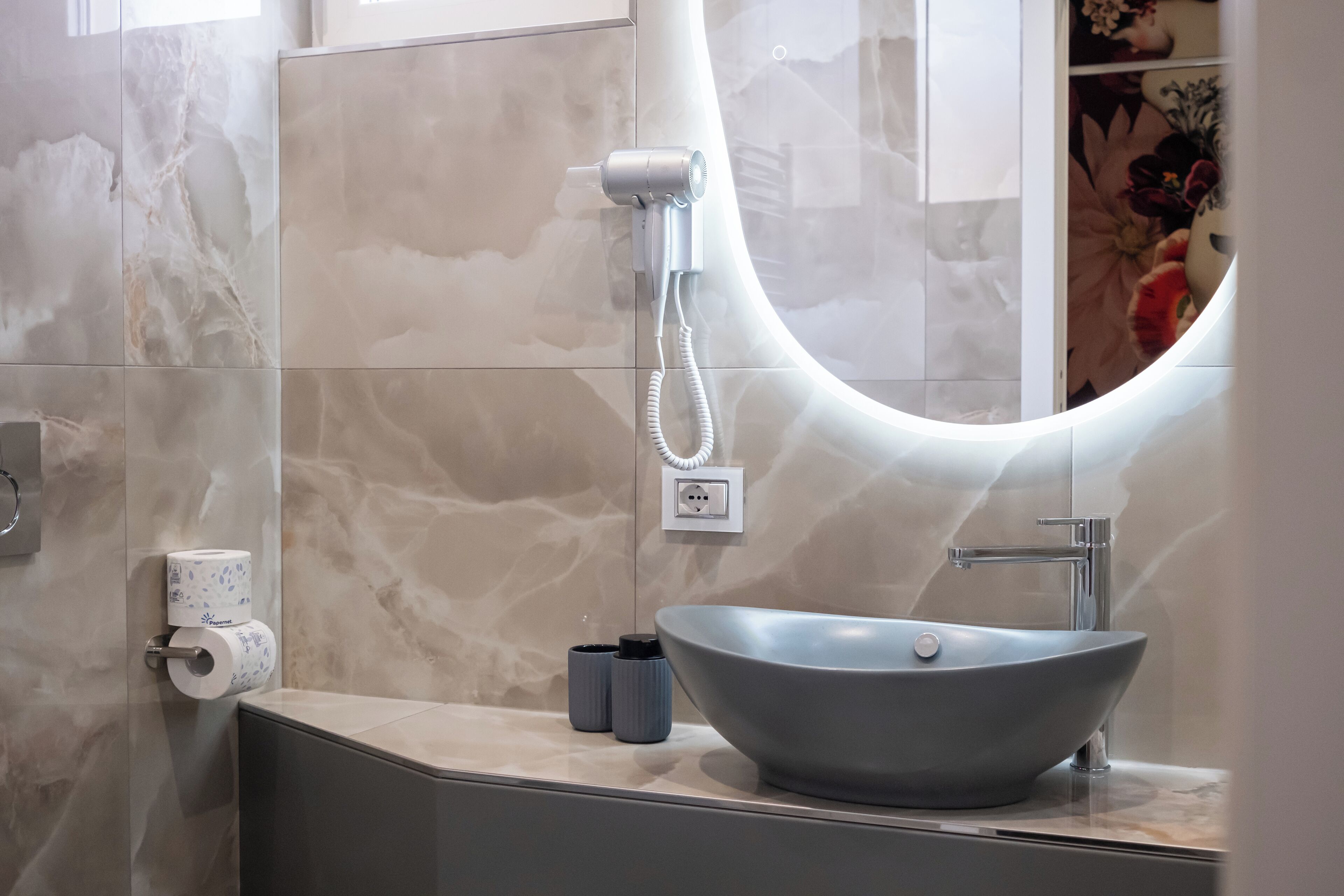 Room | Bathroom | Shower, hair dryer, towels, soap