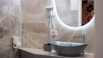 Room | Bathroom | Shower, hair dryer, towels, soap