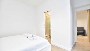 Apartment | 1 Schlafzimmer, laptopgeeigneter Arbeitsplatz, Bügeleisen/Bügelbrett